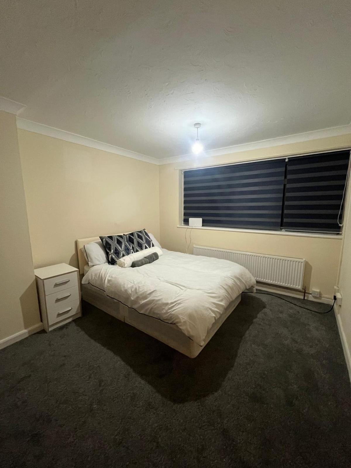 Barnfield Rooms Челмсфорд Экстерьер фото