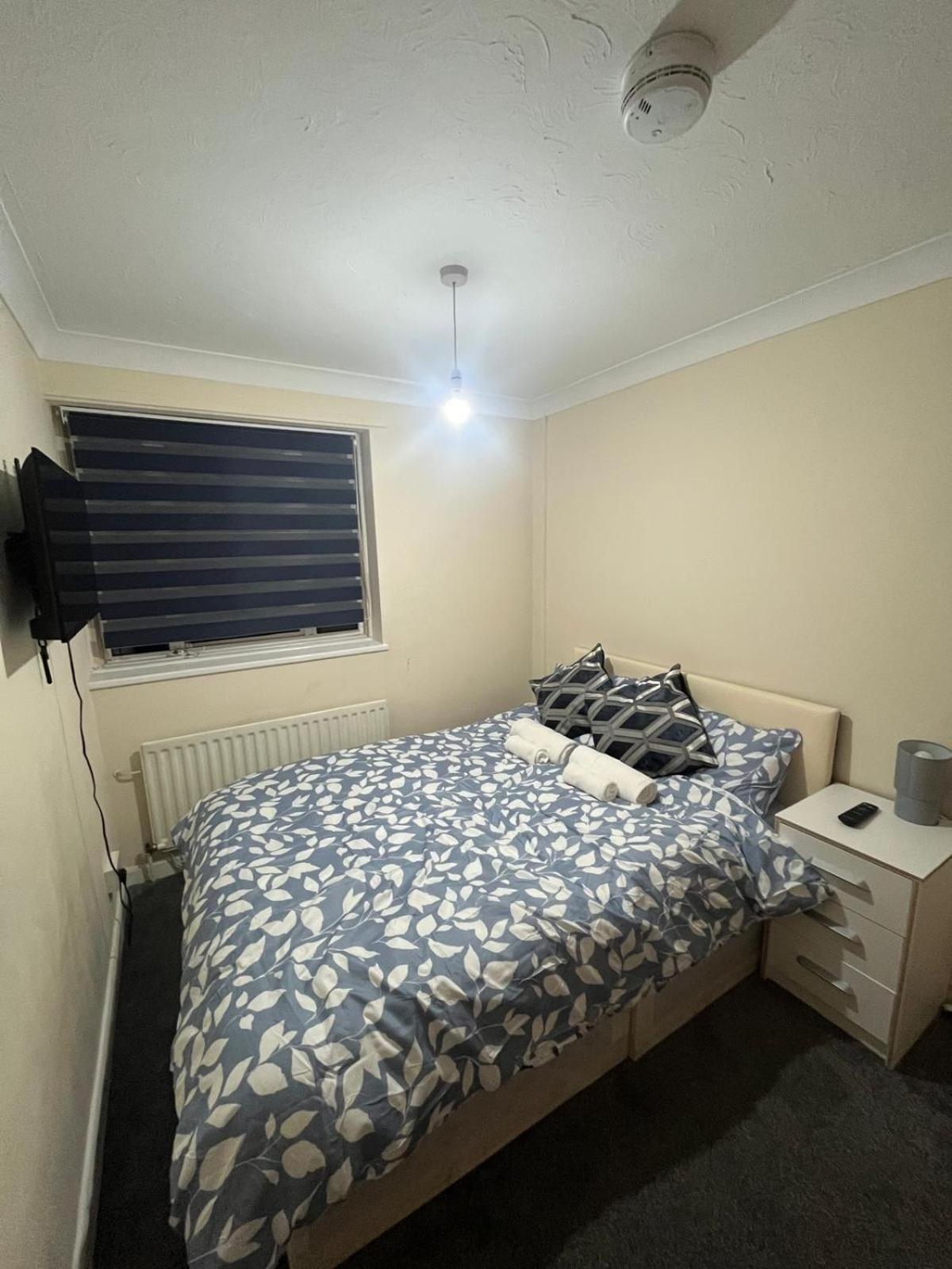 Barnfield Rooms Челмсфорд Экстерьер фото
