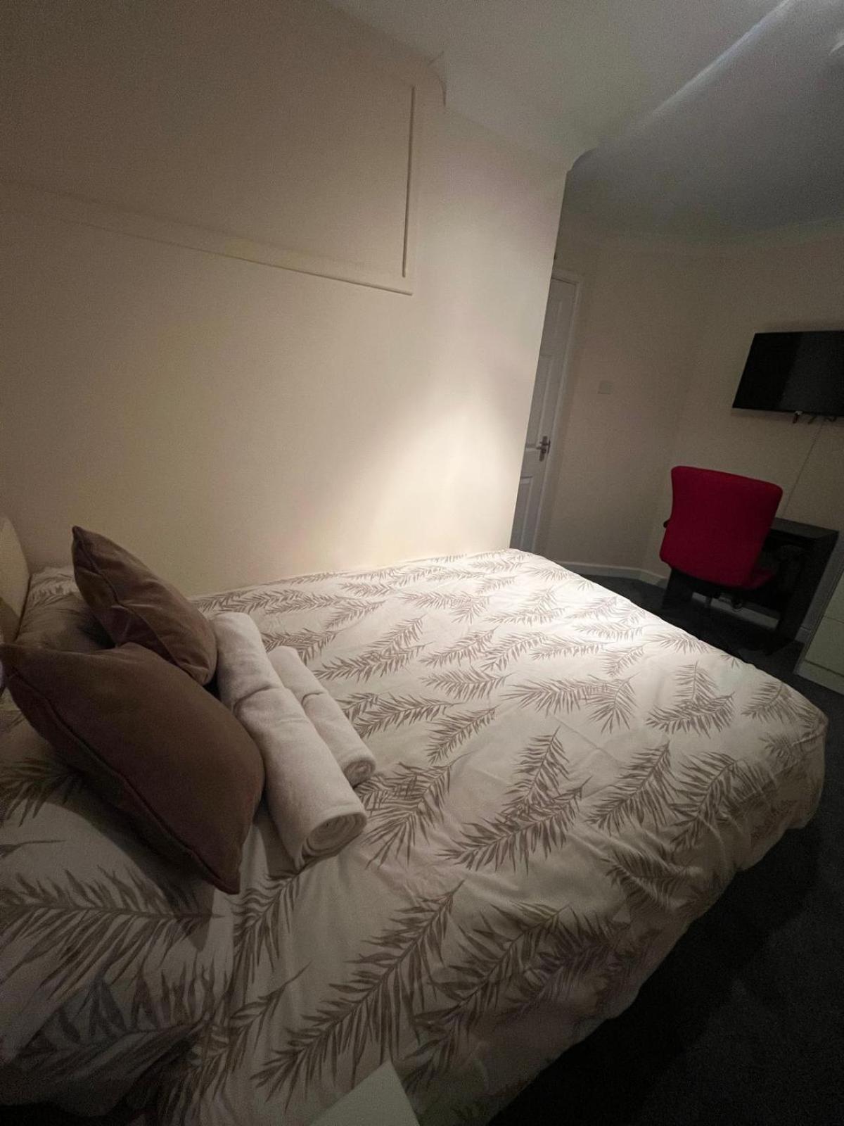 Barnfield Rooms Челмсфорд Экстерьер фото